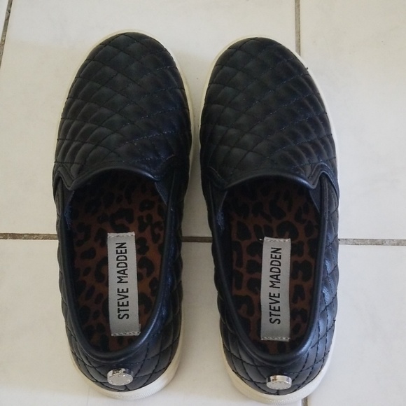 Kids Steve Madden slip-on's - Picture 3 of 3